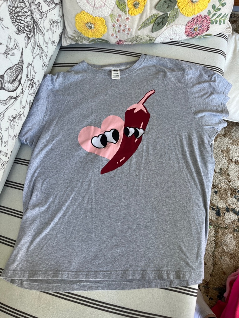 Women’s Victoria’s Secret T-shirt.